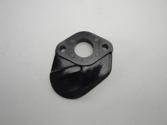 Afbeeldingen van Isolator Honda C50, C70 carb>kop