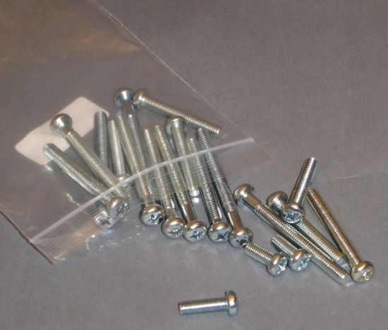 Picture of Boltset cross engine Honda SS50 genuine