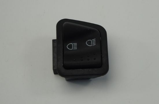 Afbeeldingen van Schakelaar licht Piaggio Zip 2000 orig.