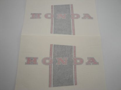 Picture of Emblem kit Red Honda Dax LH+RH