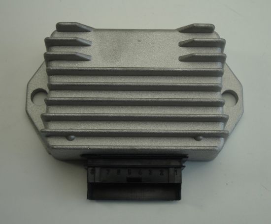 Afbeeldingen van Spanningsregelaar NT Piaggio 8 p. repro