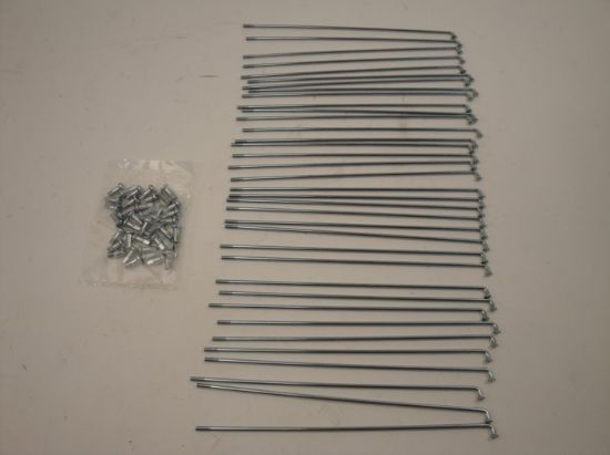 Afbeeldingen van Spaak set Honda CB125 voorwiel 18 inch